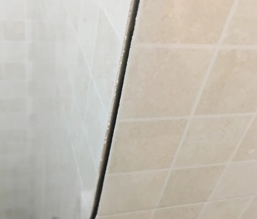 召陵瓷砖空鼓维修公司分享阳台瓷砖脱落的修复过程可以分为以下几个步骤